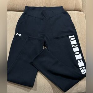 UNDER ARMOUR  SWEAT PANTS > SMALL <